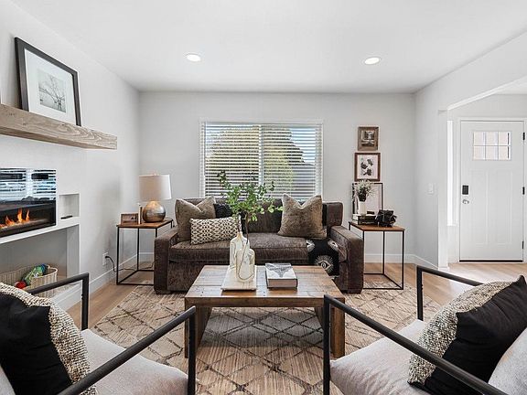 3rd image of 483 Rinconada Court