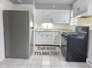 7134 34th St FRONT 2, Berwyn, IL 60402