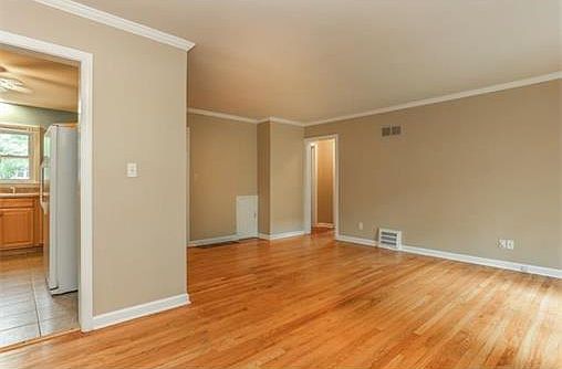 4th image of 4923 W 71st Ter
