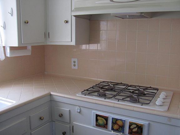 5th image of 3042 E 3rd St #22