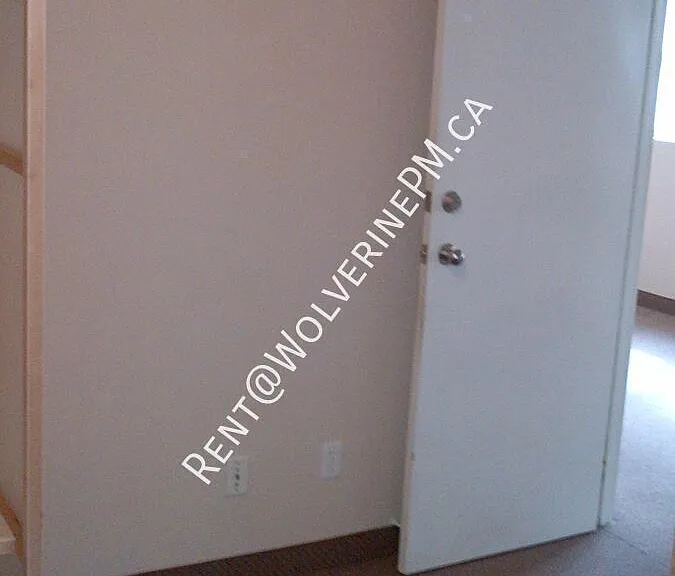 14 Columbia St W #B-2 — Photo 3