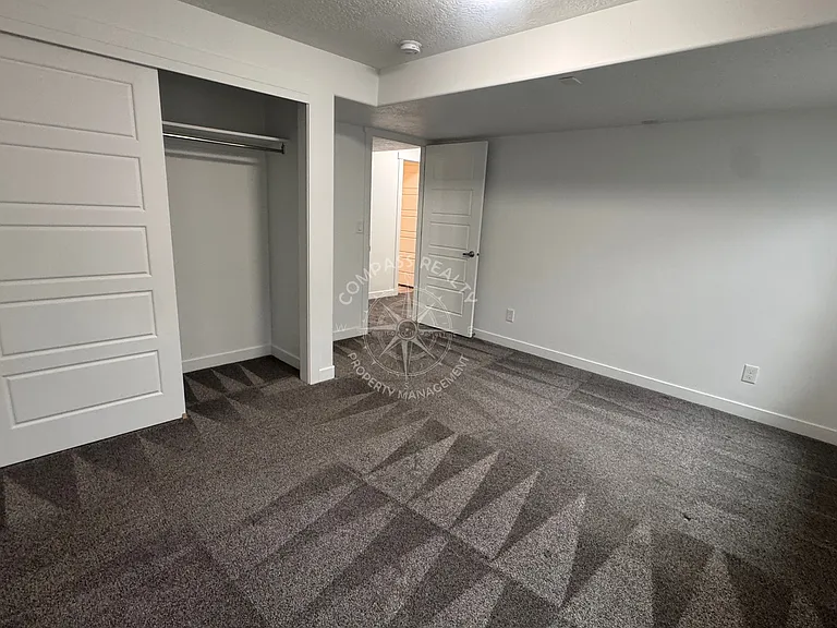 803 W Kingfisher Rd #2 — Photo 15