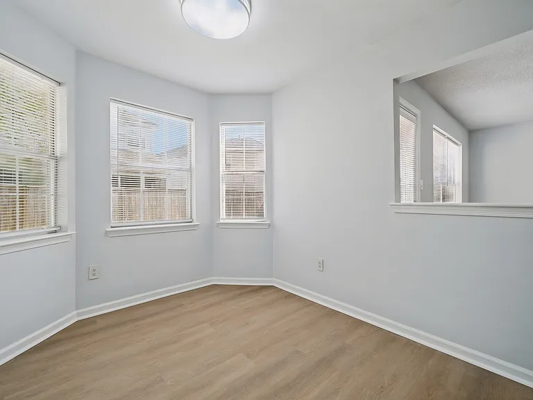 1578 Winthrope Dr — Photo 32