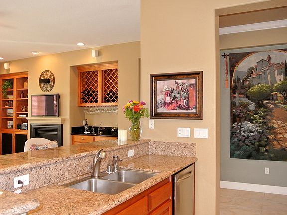 4th image of 4002 Treeline Way