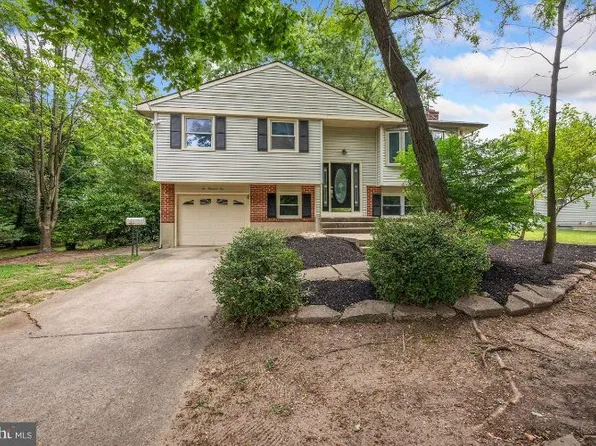 610 Hamilton Dr, Cinnaminson, NJ 08077