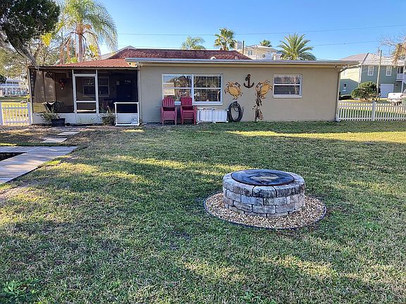 3rd image of 2021 NW 15th St