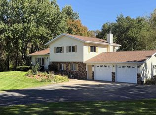 10262 Eagle Rd, Marshfield, WI 54449