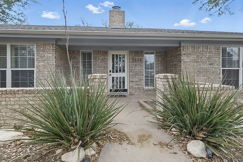 Building Photo - 2404 Goddard Ct