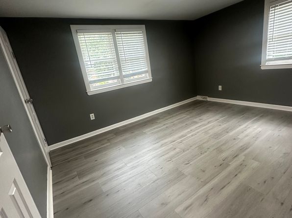 302 Laurel Rd #3/2