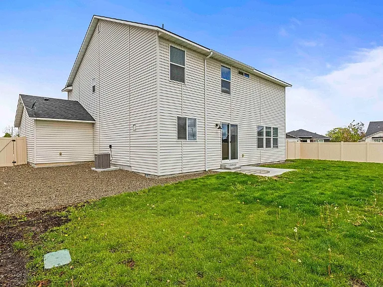 16888 Courtney Way — Photo 33