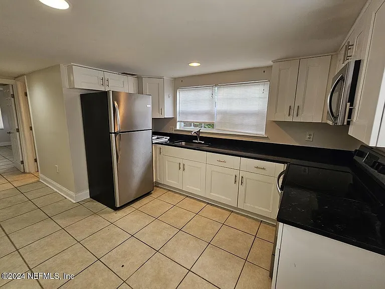 925 Phillips St #1 — Photo 5