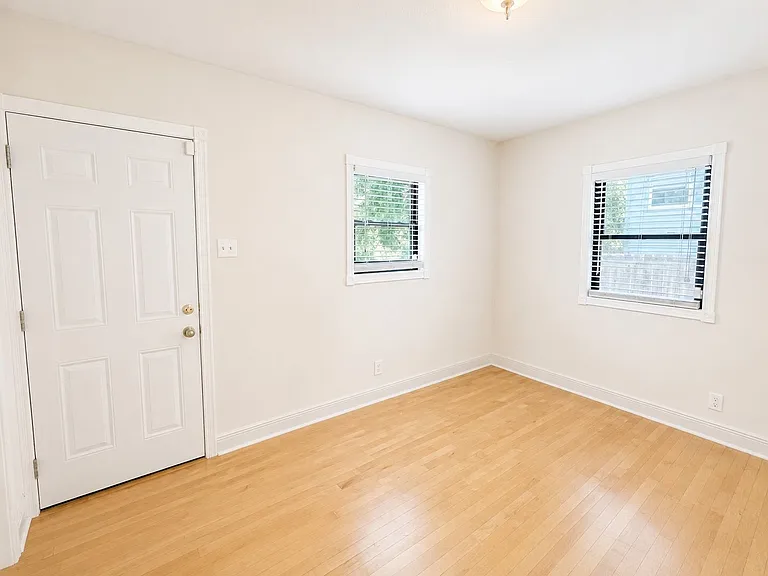 1410 W 51st St — Photo 15