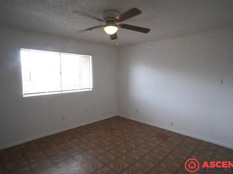 117 Hughes Avenue — Photo 10
