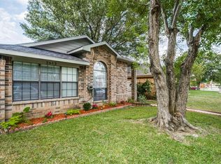 2612 Oak Bend Ln, Dallas, TX 75227