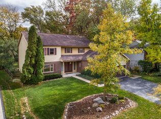 8405 Autumn Dr, Woodridge, IL 60517
