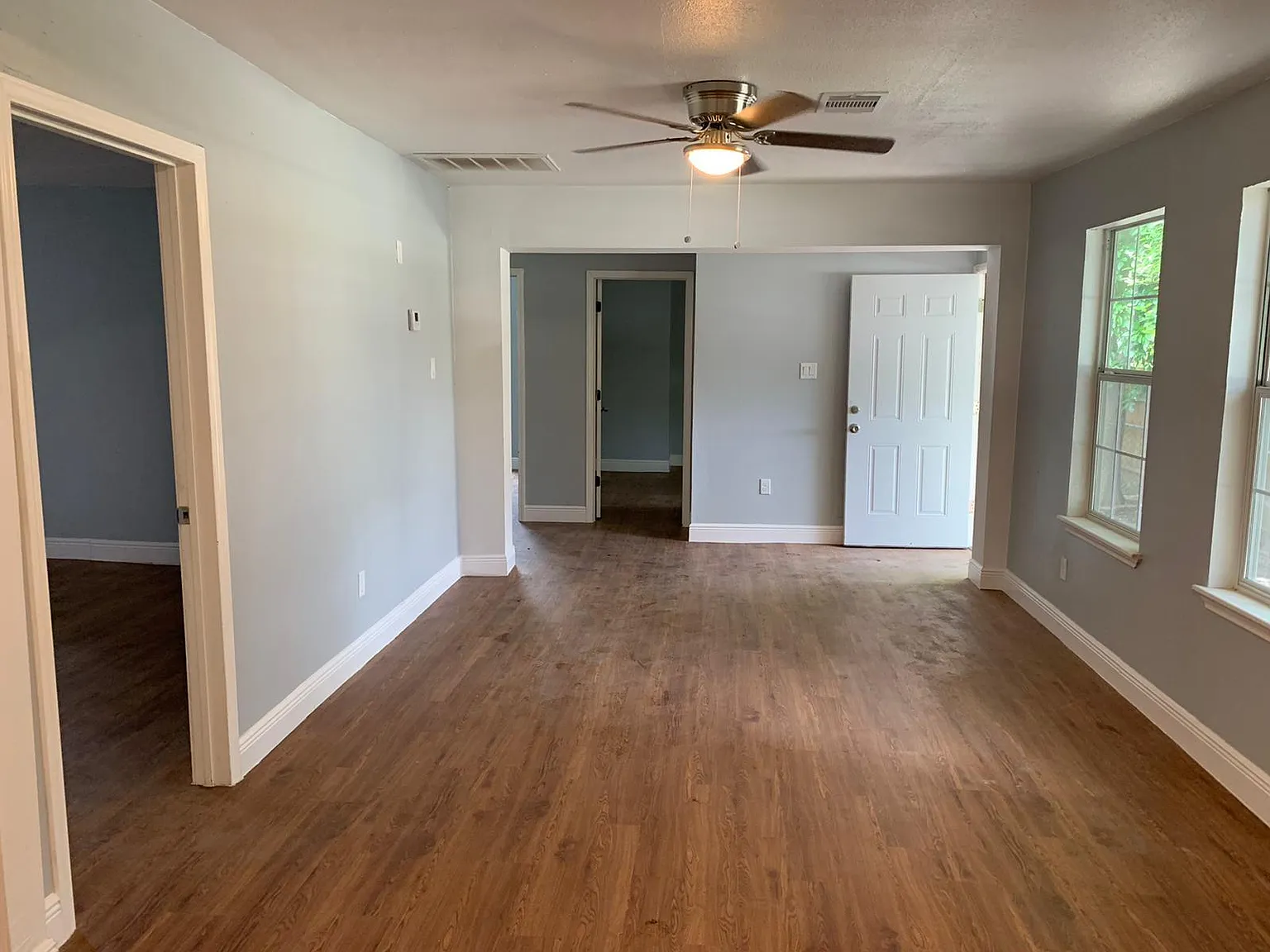 6 bed, 4.0 bath, 1224 sqft, $3,000 — Photo 2