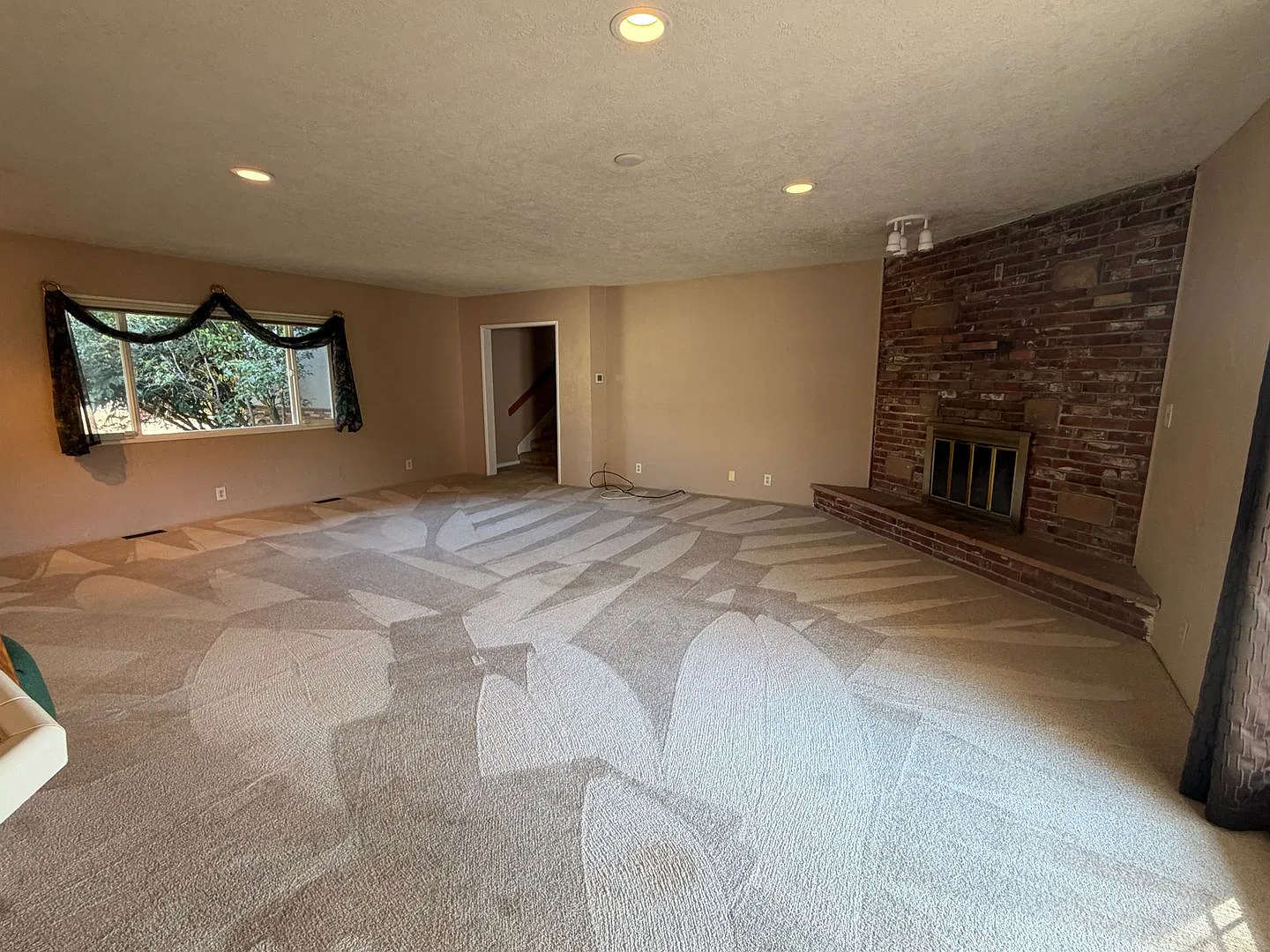 3 Bedroom 3.5 bath with 2 bonus rooms — Photo 2