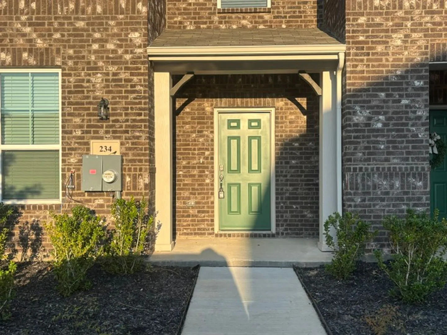 Brand New 2 story Townhouse off 820 and Randol Mill — Photo 3