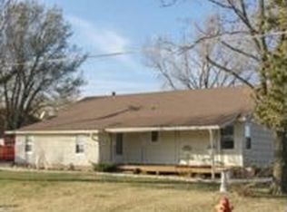 805 W 1st Ave, Garnett, KS 66032