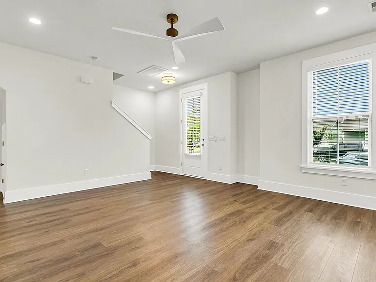 254 Symphony Ave — Photo 11