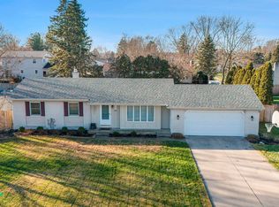 7745 Gatehead Dr, Jenison, MI 49428