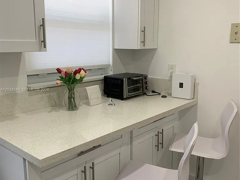 501 NE 14th Ave #601 — Photo 12