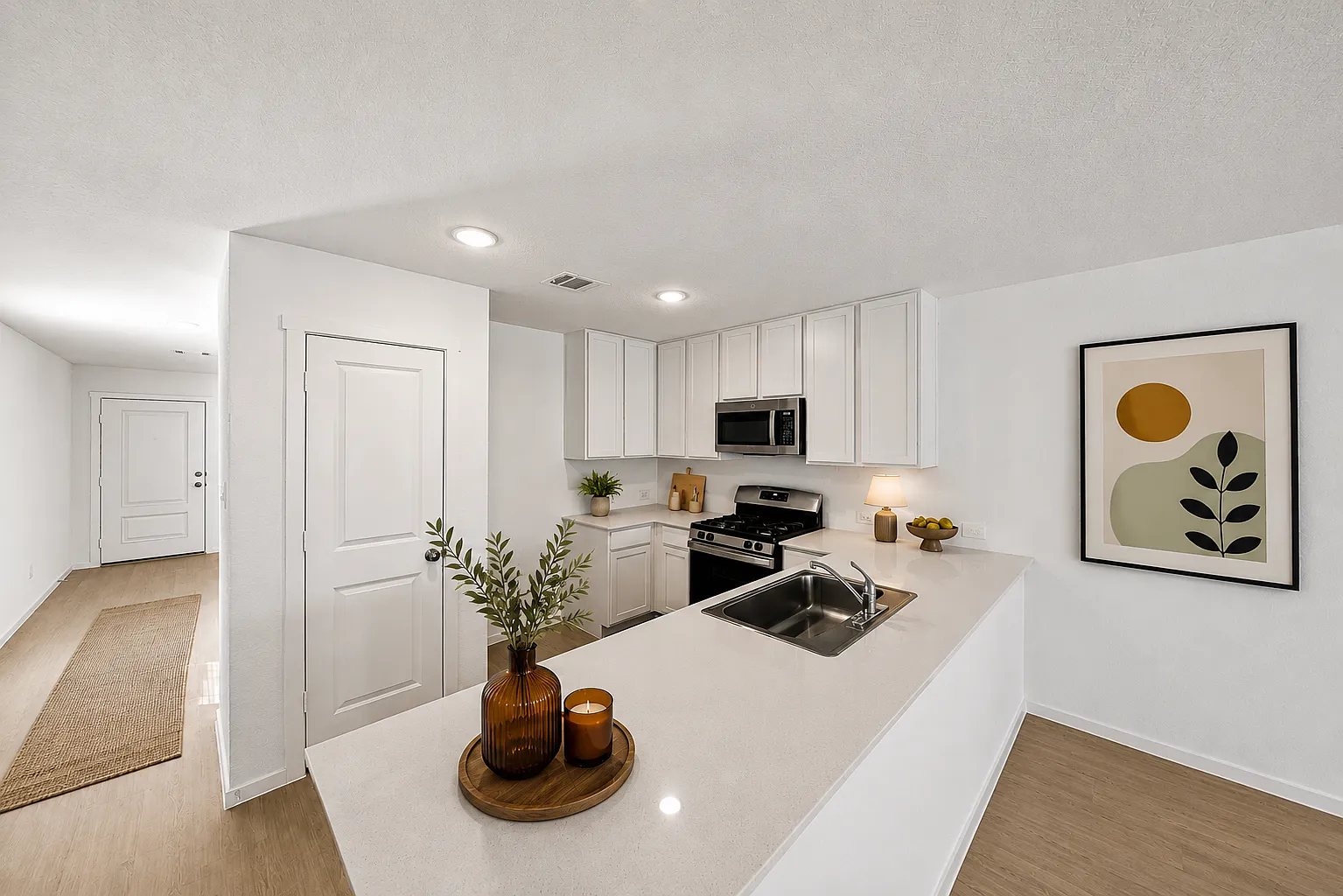 4 bed, 1600 sqft, $1,599 — Photo 3