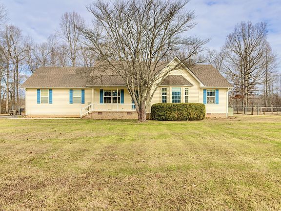 2nd image of 125 Robert E Lee Dr