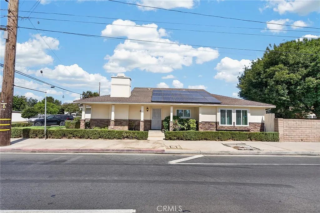 4 bed, 1662 sqft, $5,100 — Photo 1