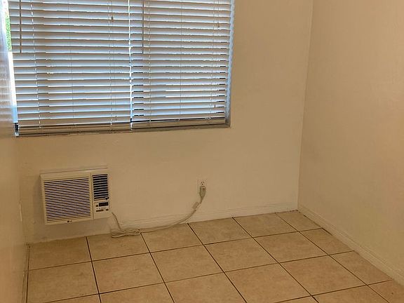 5th image of 2238 Fillmore St APT 11
