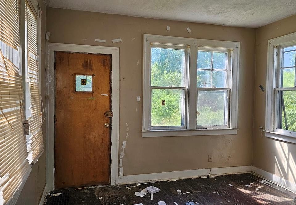 3011 Crane St, photo 11