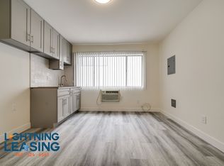 15938 Vanowen St #11D, Van Nuys, CA 91406