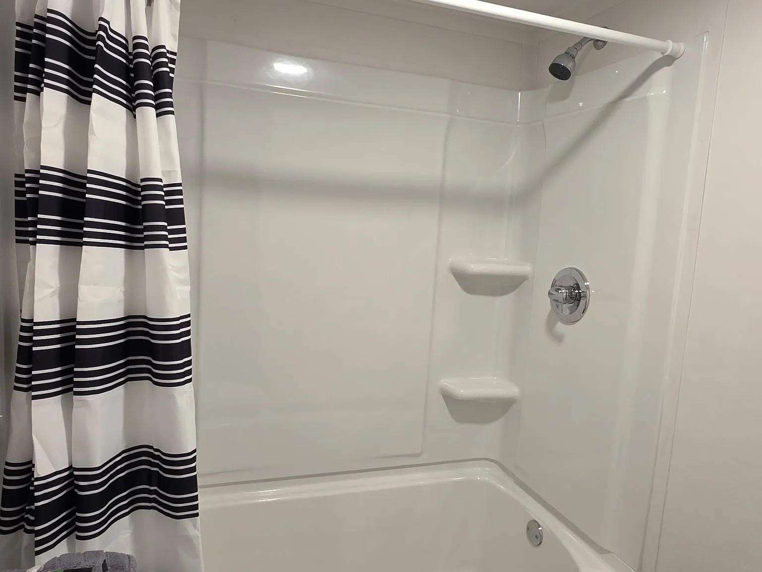 1 bed, 160 sqft, $1,050 — Photo 4