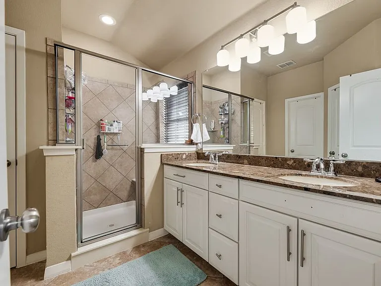 3895 Asbury Ln — Photo 16