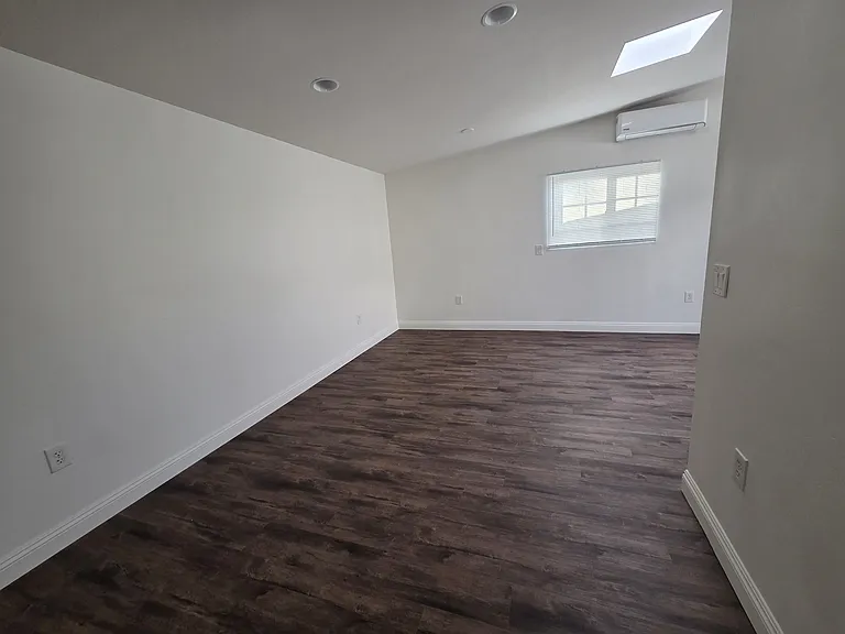 523 N Tremont St — Photo 5