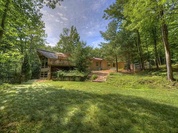 4th image of 9344 Westwood Dr