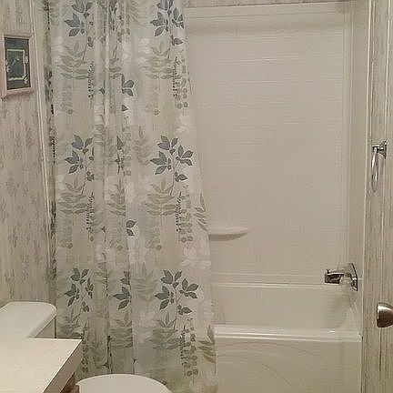 2nd bathroom