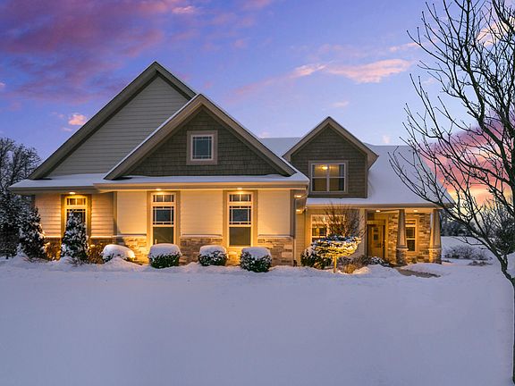 5th image of 554 Birchwood Dr