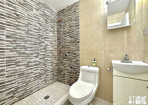 5th image of 818 Prospect Pl #3R