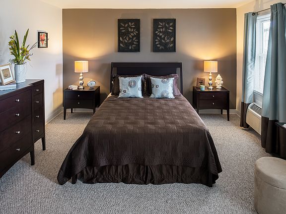 5th image of 390 Blue Ledge Dr #200910