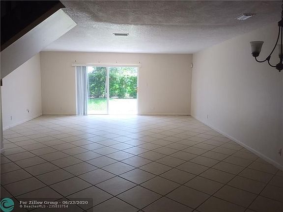 5th image of 8912 NW 38th Dr #8912