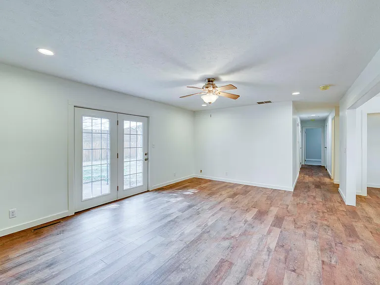 1356 E Rosebrier St — Photo 21