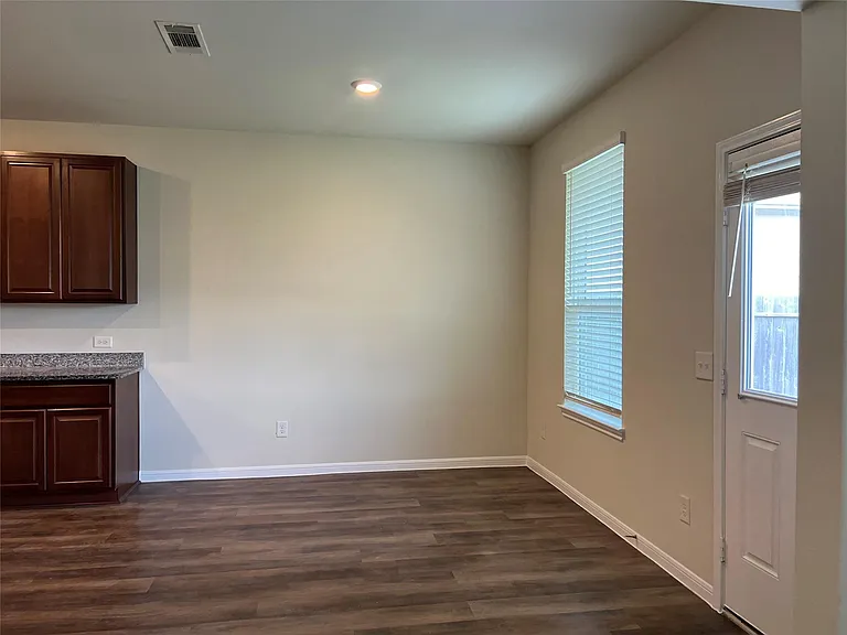 4711 Prairie Chase Dr — Photo 7