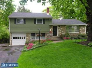 8 Lower Hilltop Rd, Yardley, PA 19067