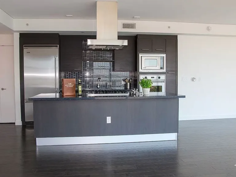 9 Macarthur Pl #N607 — Photo 21