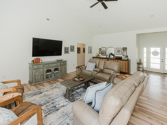 3rd image of 140 Spry Way