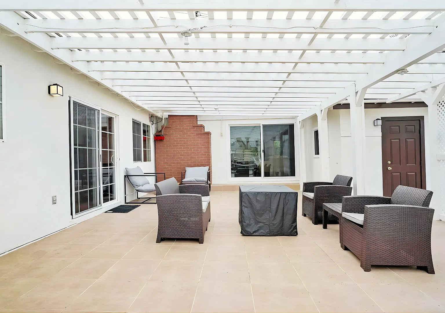 5 bed, 2368 sqft, $9,000 — Photo 4