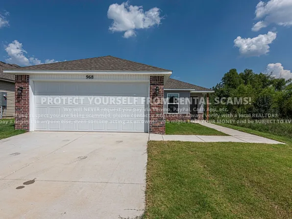 968 S Brambling Ln, Fayetteville, AR