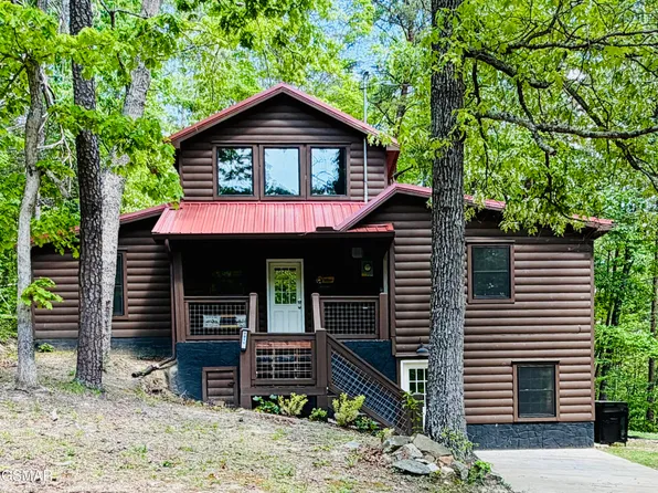 2211 Lake View Ln, Sevierville, TN 37876