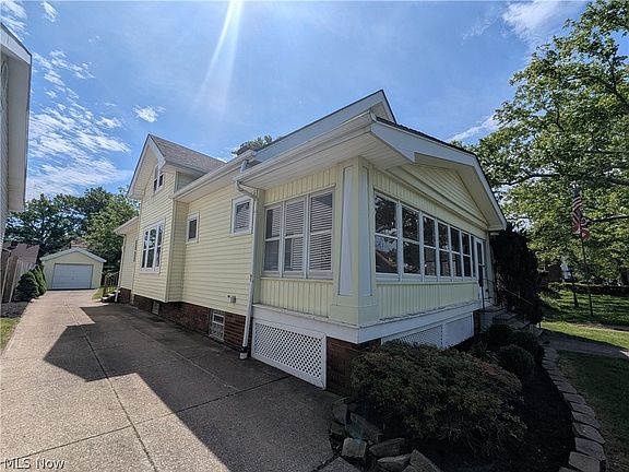 3rd image of 3661 W 134th St